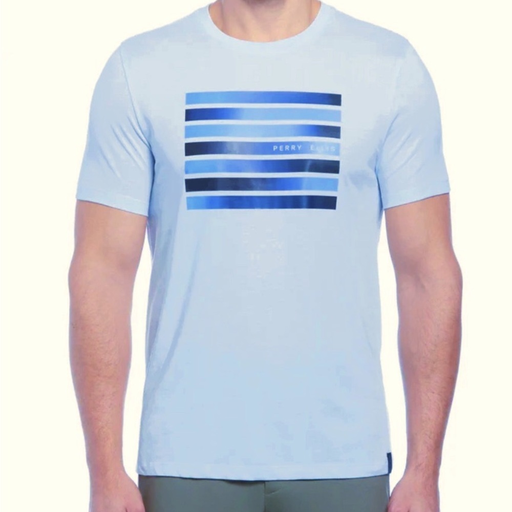Perry Ellis Gradient Logo Print Tee in sky blue size Medium‎